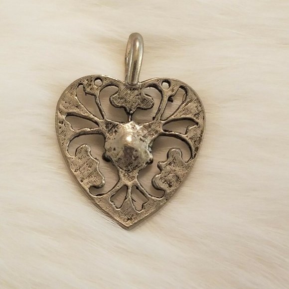MEdieval Style Heart Pendant Charm Silver Tone Metal Open Work Beaded 5548 - Picture 6 of 7